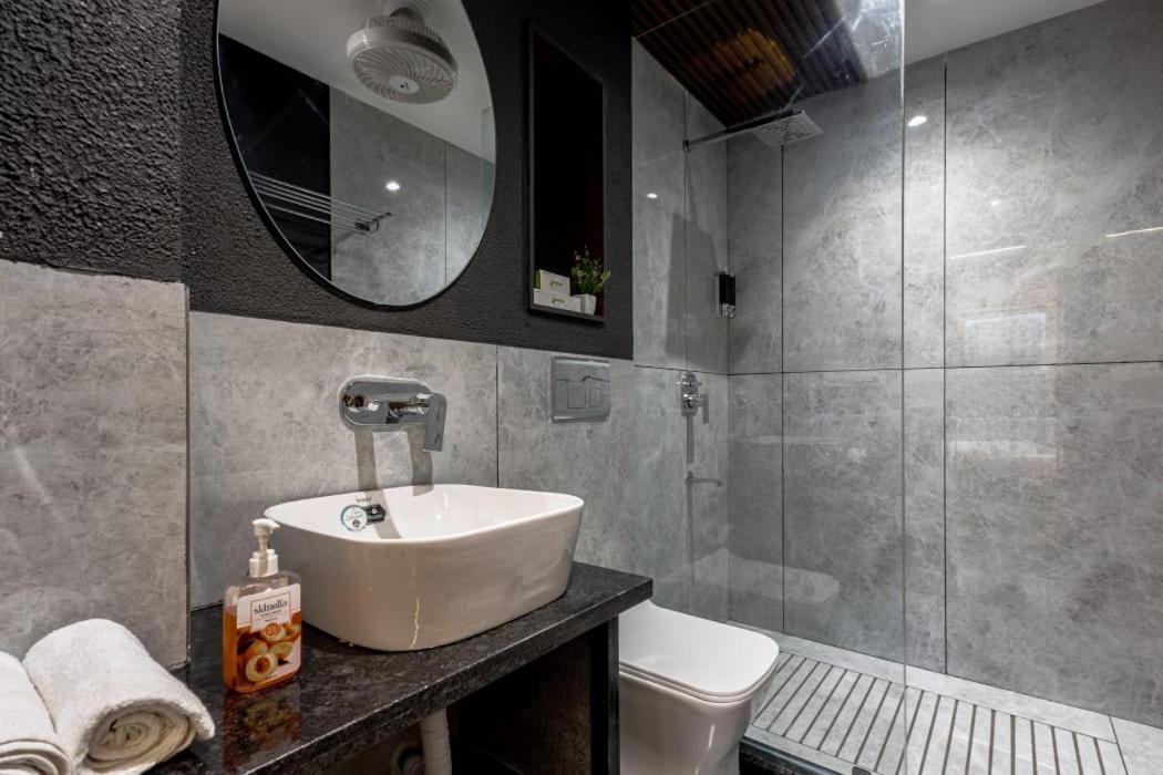 Hotel Imperial Stayz Sector 51 Gurgaon Zewnętrze zdjęcie
